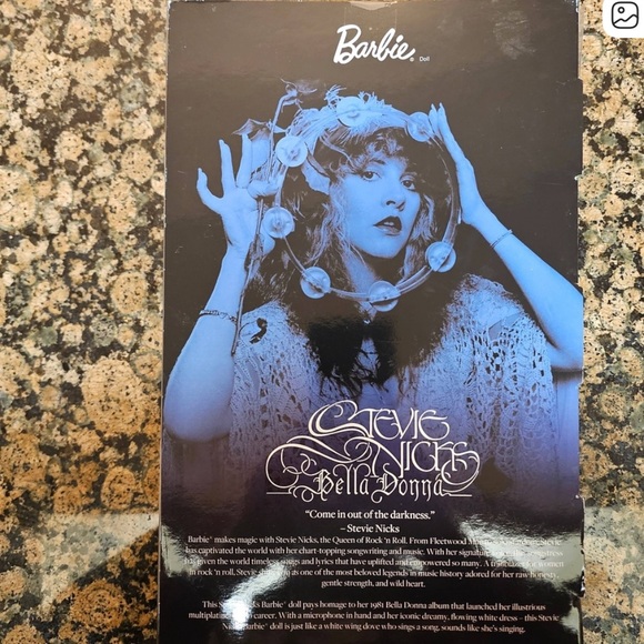 ••NEW Barbie Signature Stevie Nicks 2025
Bella Donna Collector Doll In Box - Picture 3 of 7